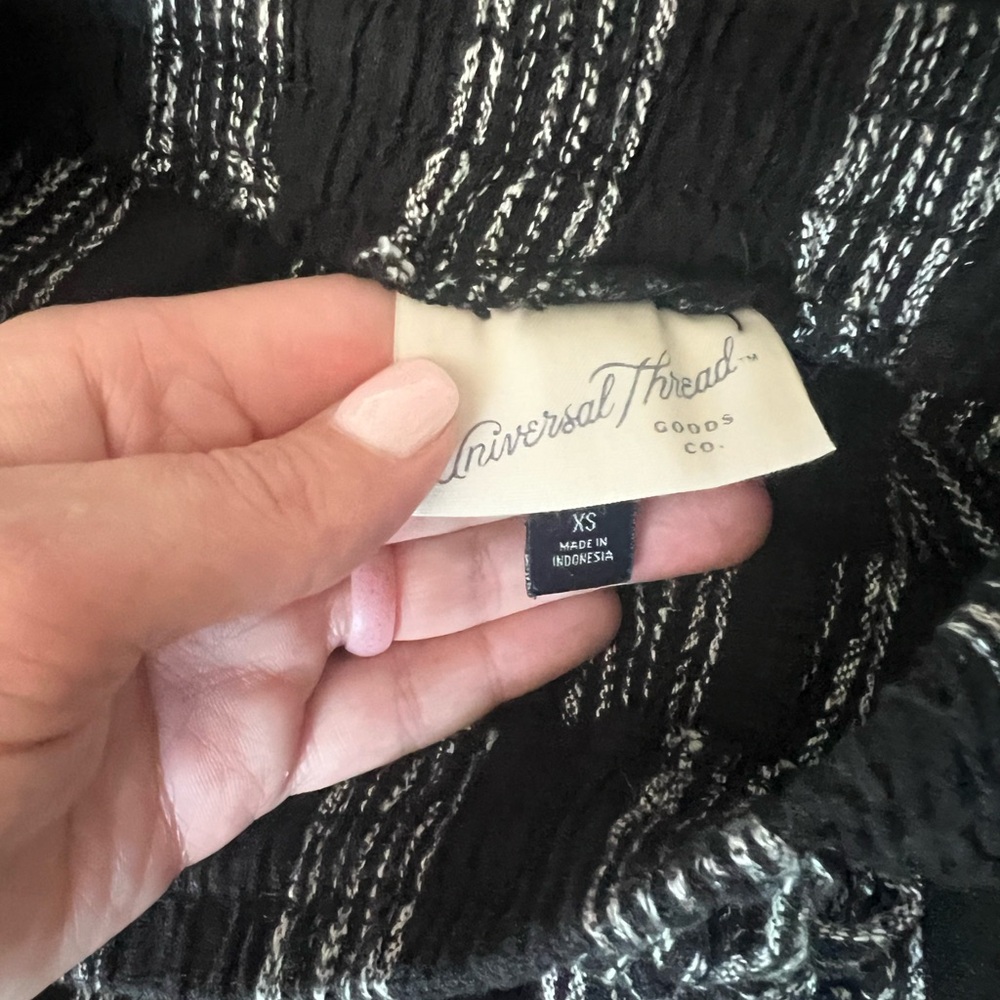 Universal Thread Black and White Drawstring Short - Picture 4 of 5